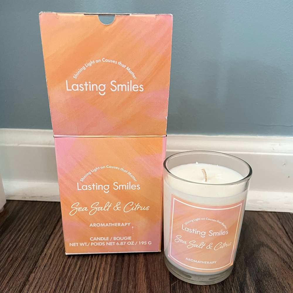 NEW Lasting Smiles Soy Candle Sea Salt and Citrus 6.8 oz